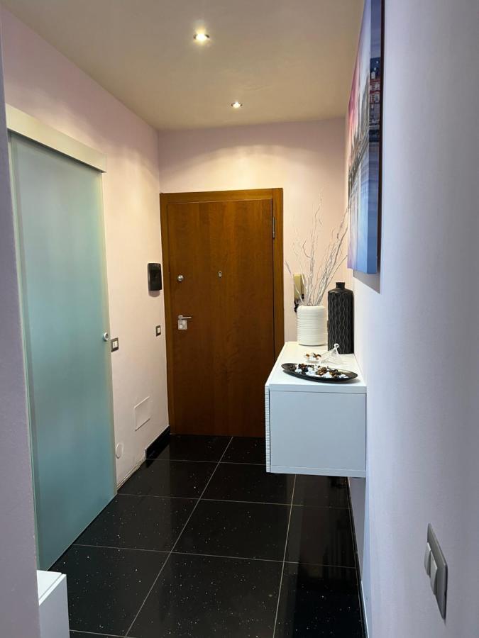 Stay In Style - Vibrant Condo In San Giovanni Lupatoto Kültér fotó