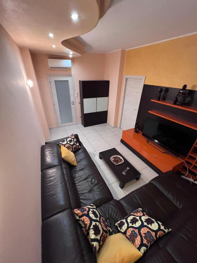 Stay In Style - Vibrant Condo In San Giovanni Lupatoto Kültér fotó