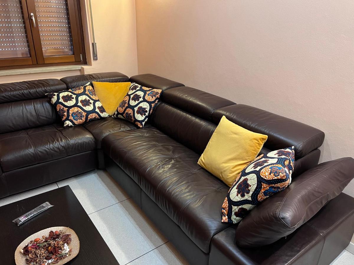 Stay In Style - Vibrant Condo In San Giovanni Lupatoto Kültér fotó